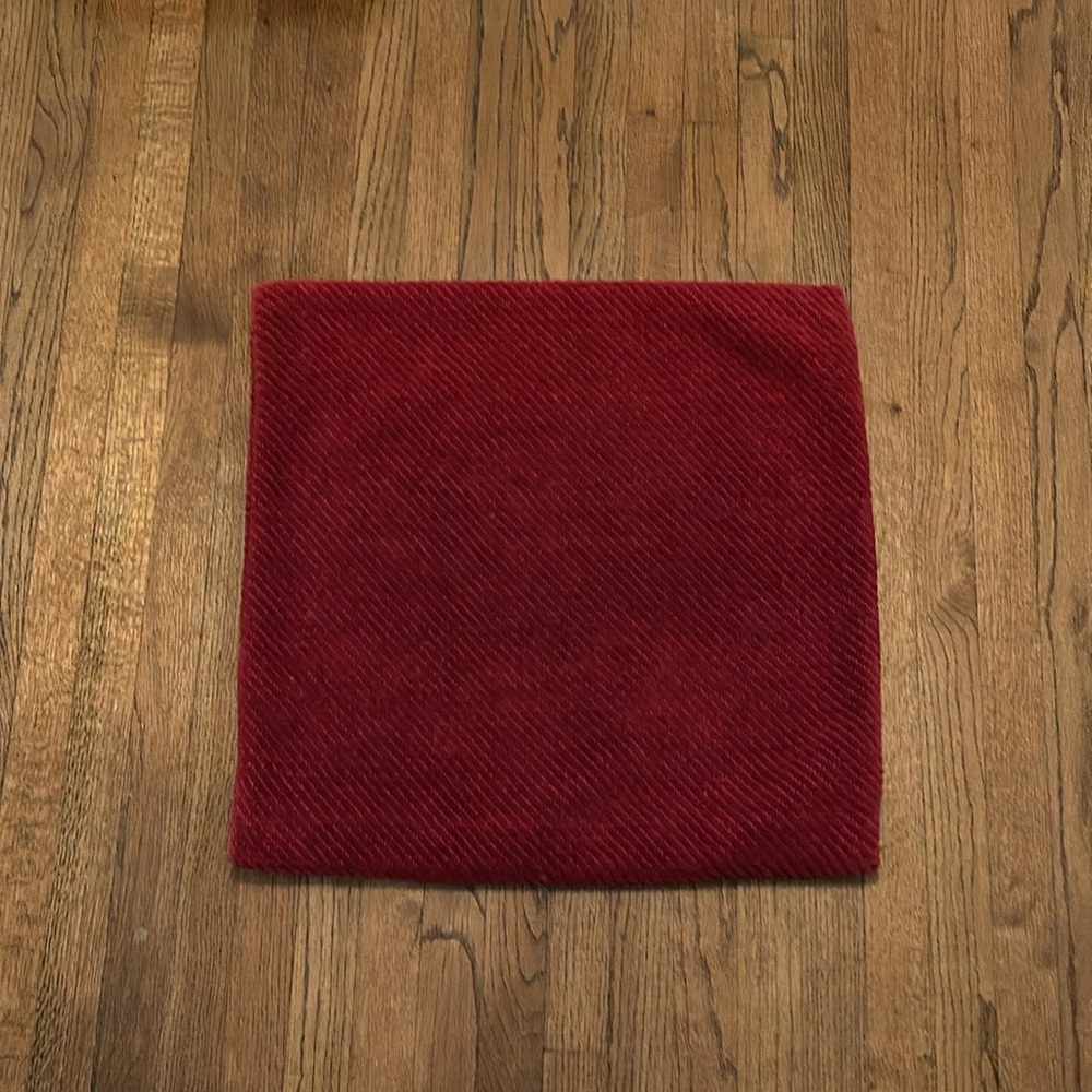 Pottery Barn 24x24 Burgundy Cranberry Cotton Velvet Feel pillow Cover